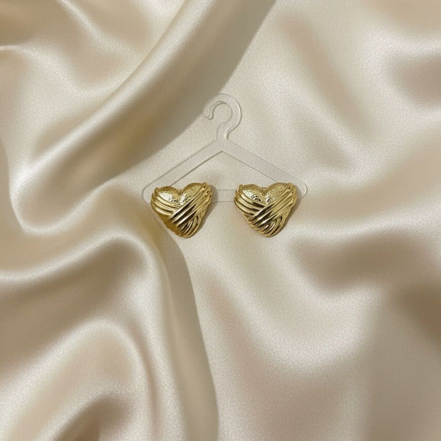 gold heart shape earings