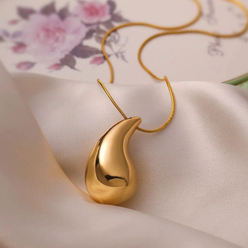 teardrop pendant