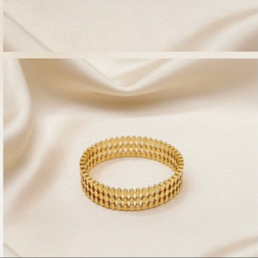 golden aura handcuff